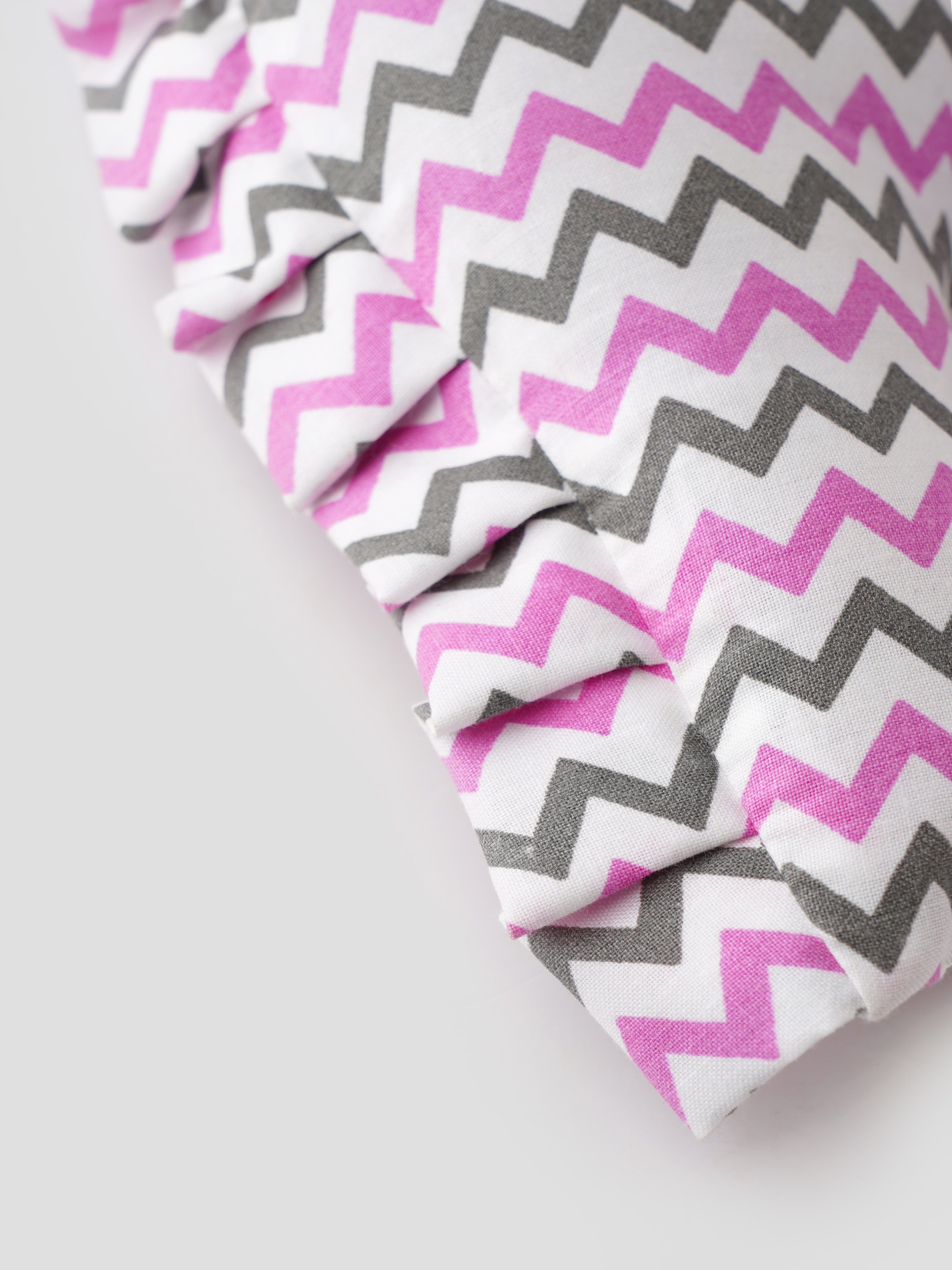 Popees Zigzag Print Head Shaping Pillow for Newborns (color and design may vary depending on availability)