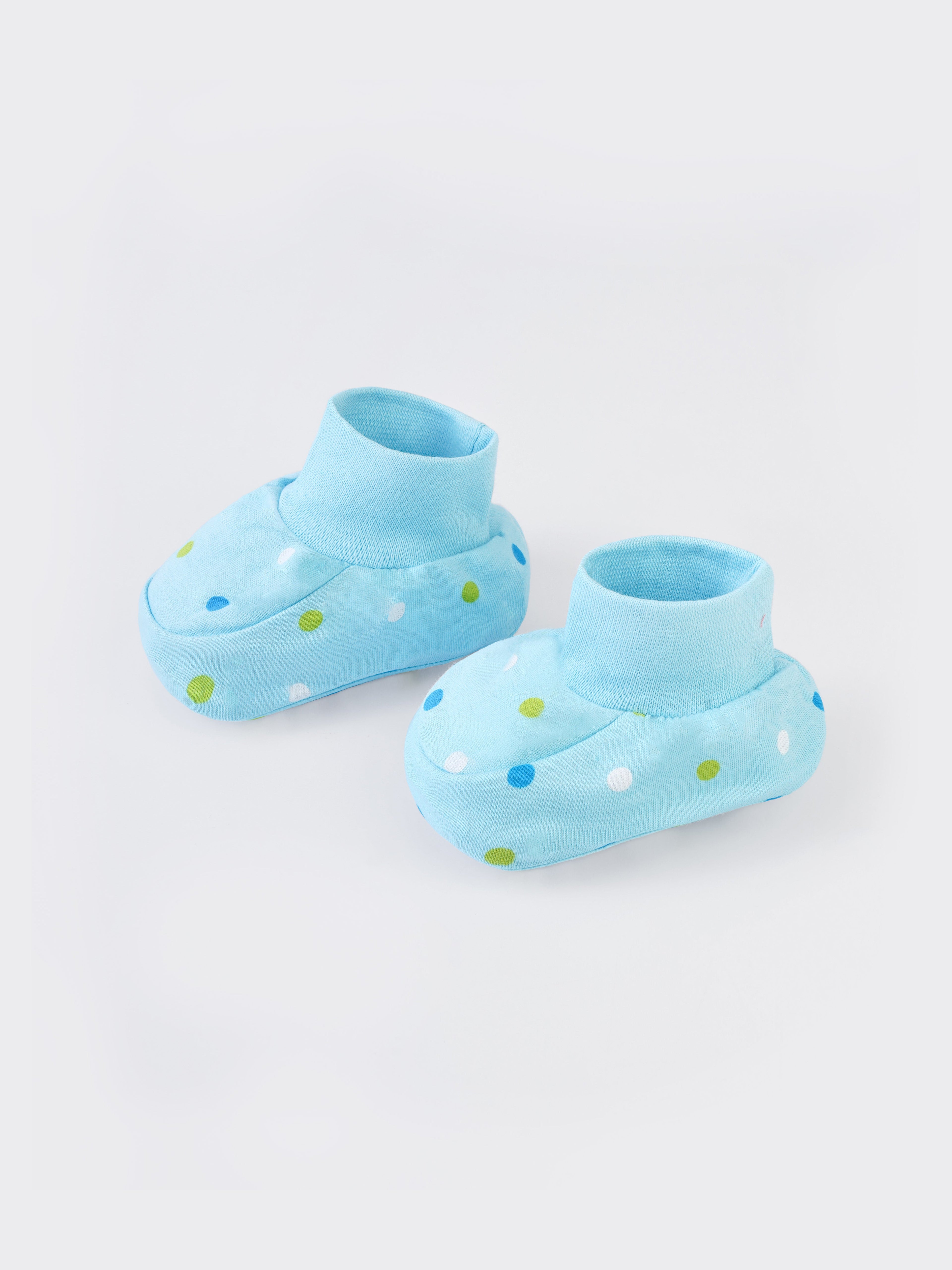 Popees 6 Piece Baby Essential Clothing Gift Set (1-6 Months) for Boys (color may vary depends on availability)